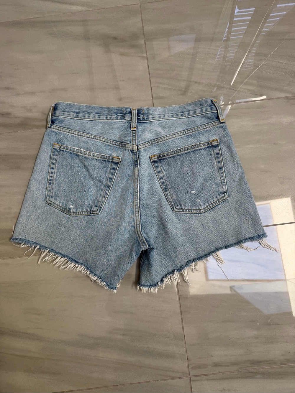 Agolde Parker Long Shorts in Size 28 - Picture 5 of 5